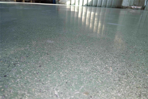 2防砂,灰,防砂,灰是金刚石砂加固地板的主要优点,通过固化剂施工,可