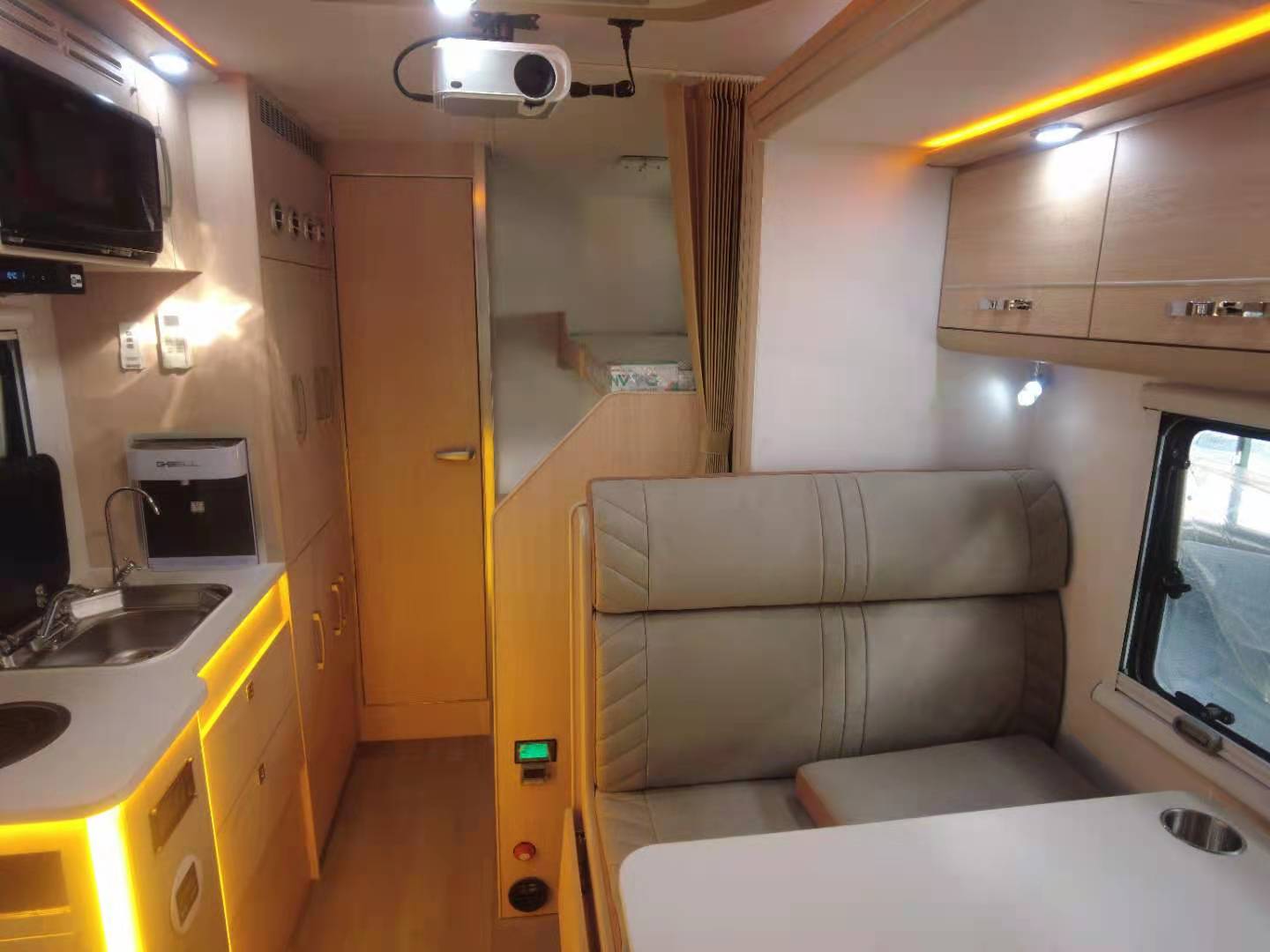 平阴豪华房车排名性价比高的奔驰越野房车